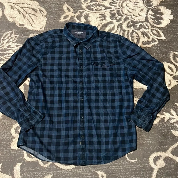Calvin Klein men’s button up shirt. Excellent condition. - Picture 1 of 3
